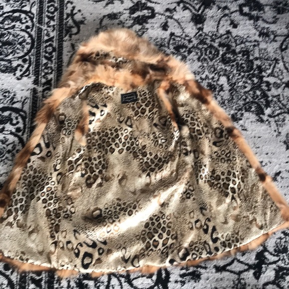 AVANTE Raccoon Walker Collared/hoodie Vest - Picture 2 of 5